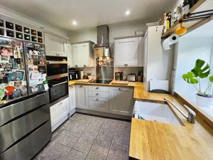 Kitchen- click for photo gallery